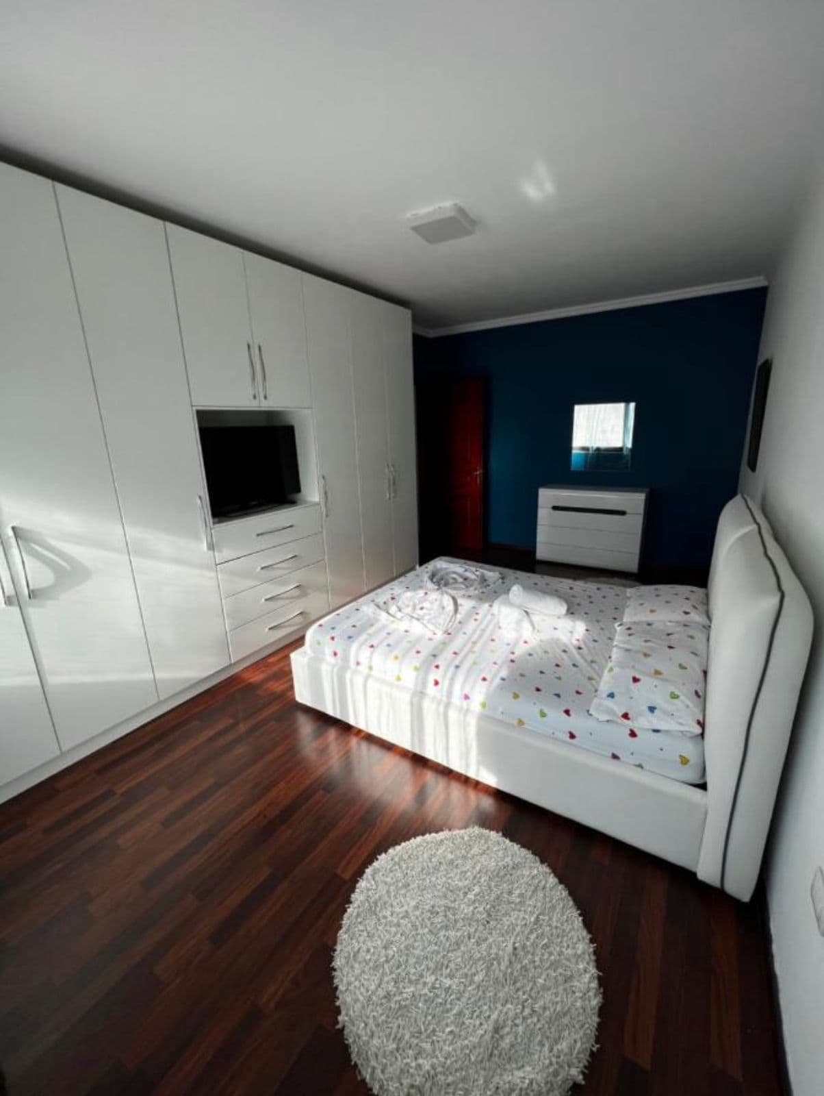 Apartament 2+1 me qira – Rruga e Kavajës! 4