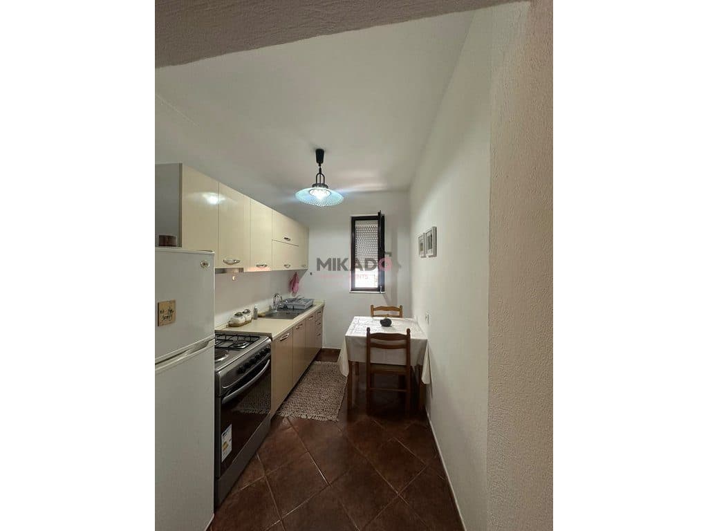 Apartament 2+1+ Ballkon me qira – Pranë Liceut Artistik ! 3