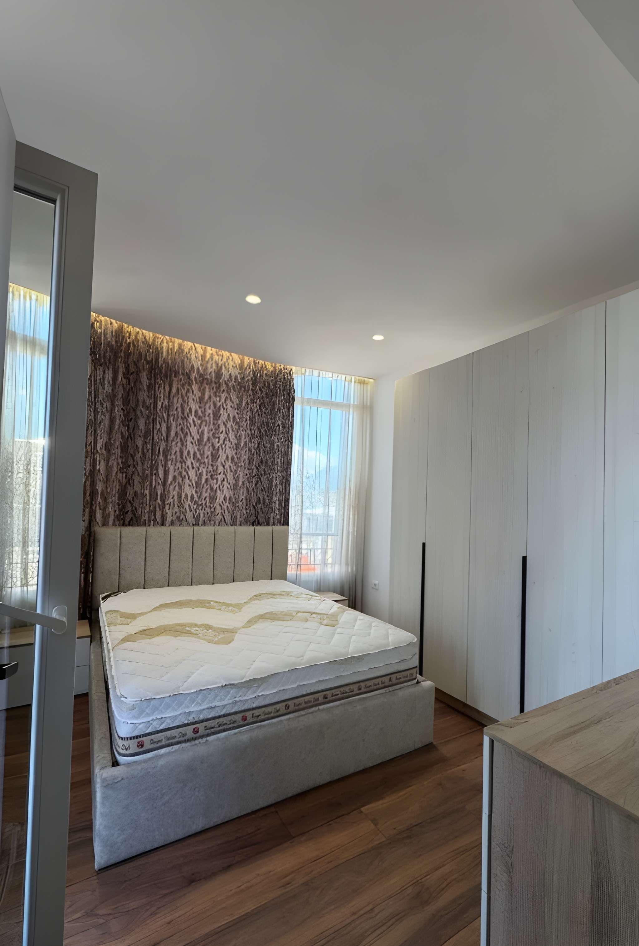 Jepet me Qira Apartament 1+1 – Kodra e Diellit ! 2