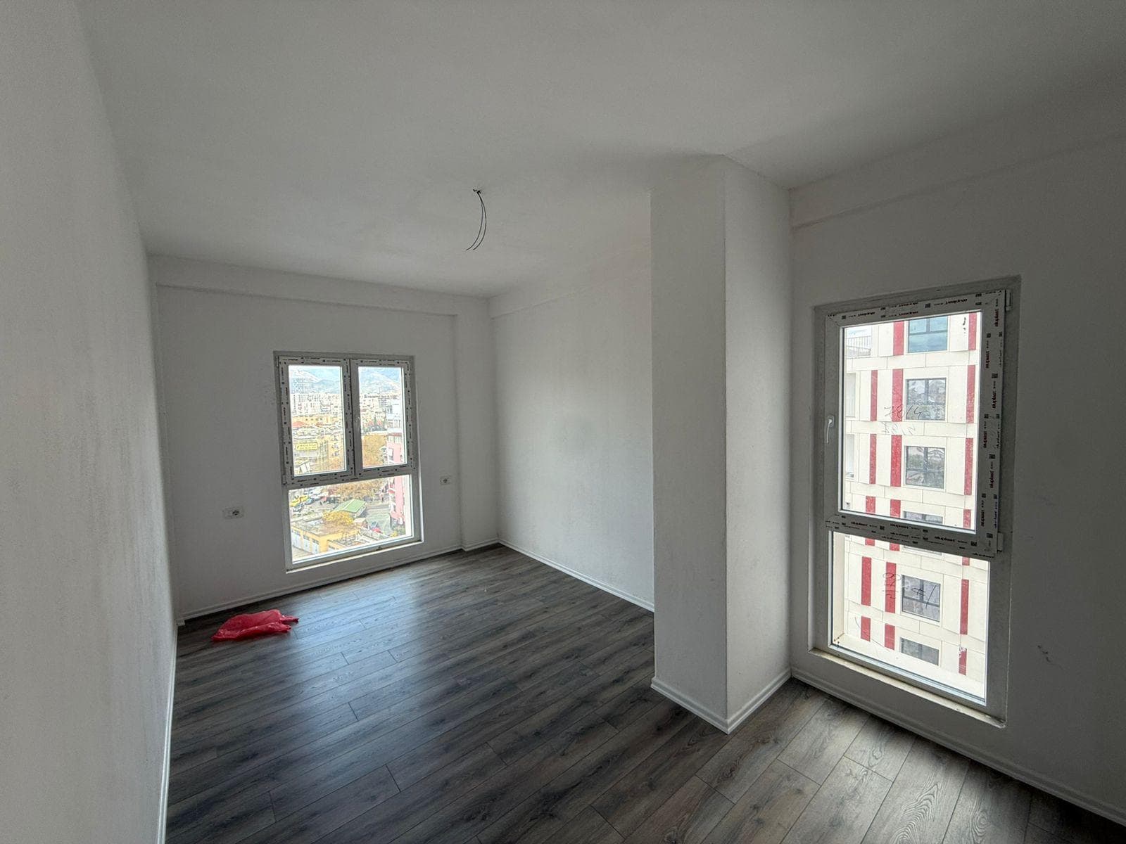 Shitet Apartament 2+1+2 tek Ultra Tech Residence, Zogu i Zi! 4