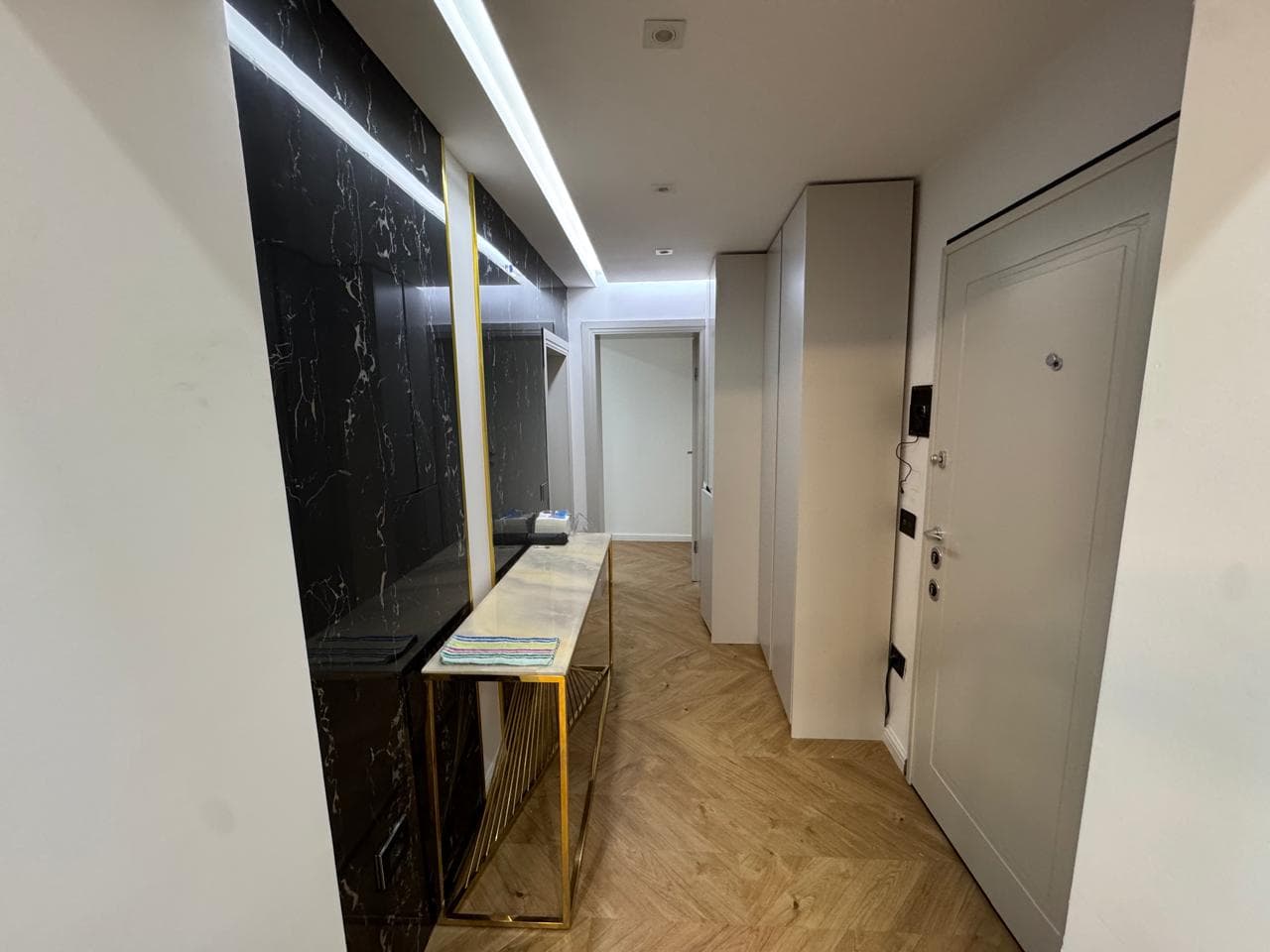 Jepet me Qira Apartament 1+1 ne Qender! 3