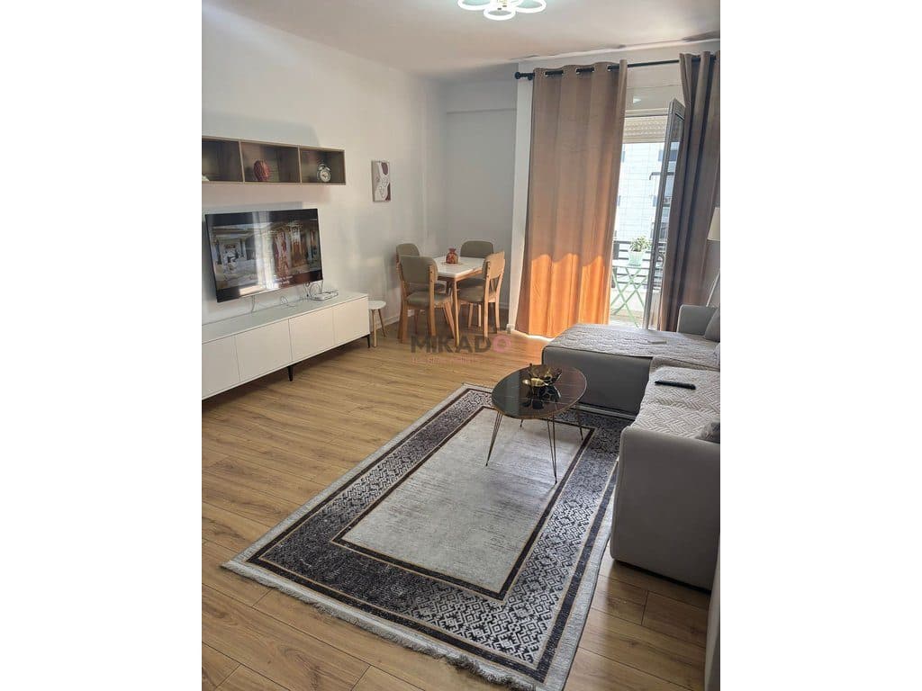 Jepet me Qira Apartament 2+1+2 – 21 Dhjetori ! 2