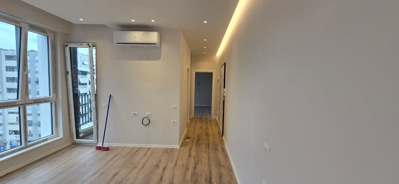 🏢 Jepet me Qira Apartament 1+1 për Zyra – Komuna e Parisit ! 2