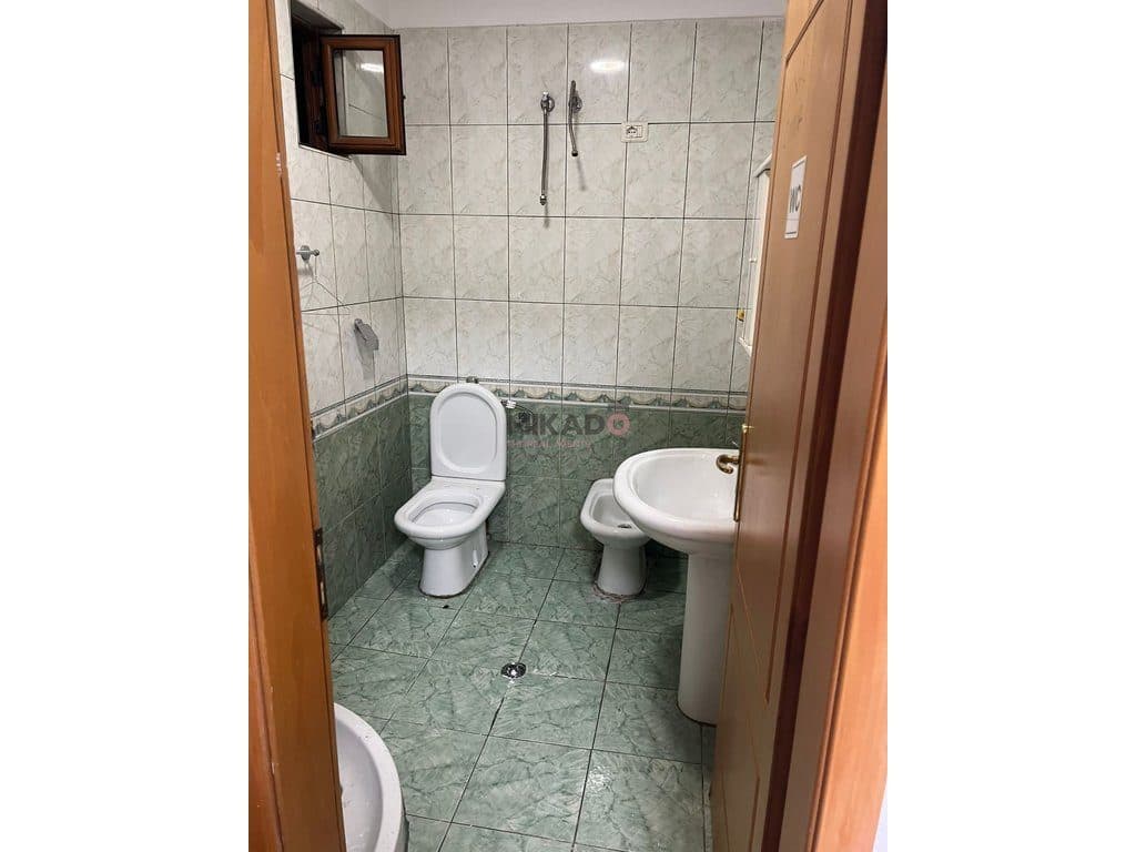 Shitet Apartament 2+1+2 tek Shkolla e Baletit! 4