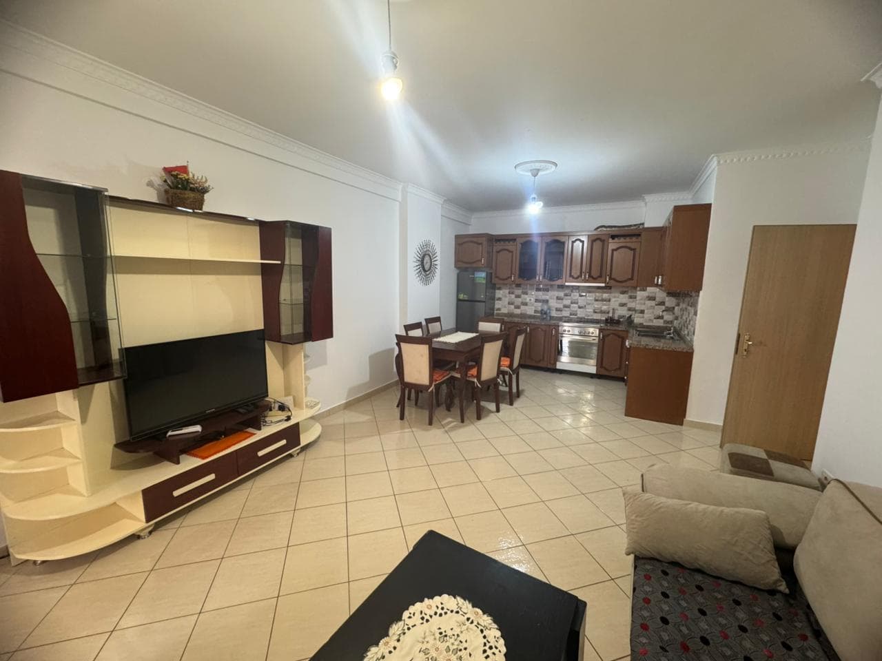 Jepet me Qera – Apartament 2+1 në Astir (bar Artisti) ! 4