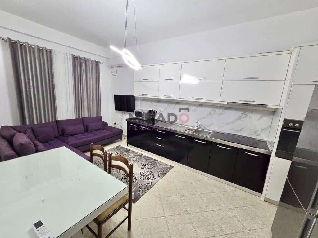 APARTAMENT 2+1 ME QIRA ASTIR !