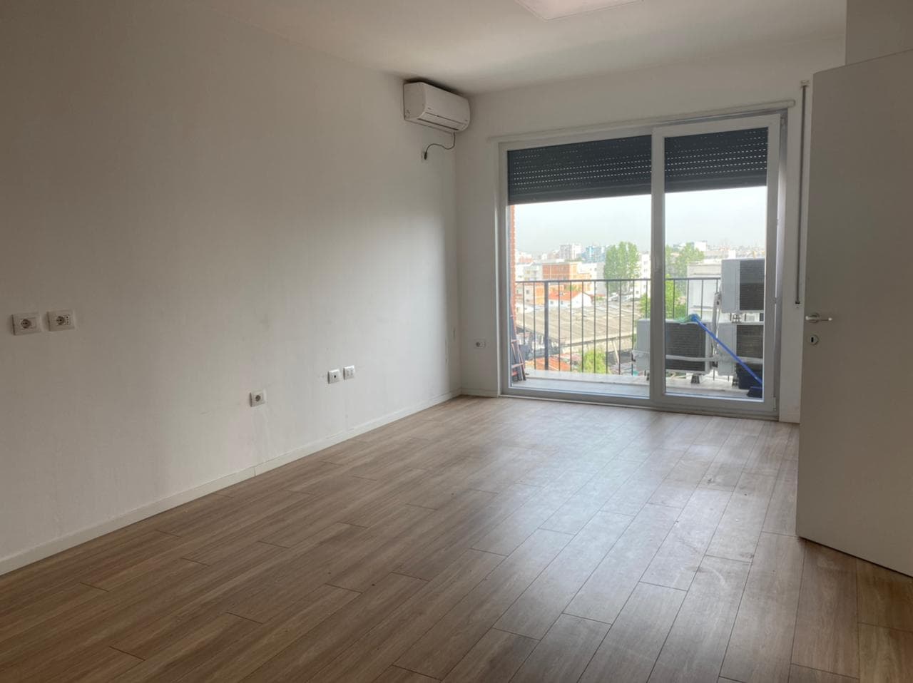 Jepet me Qira Ambient per Zyra tek Rruga Forsina Plaku, prane 21 Dhjetorit! 4
