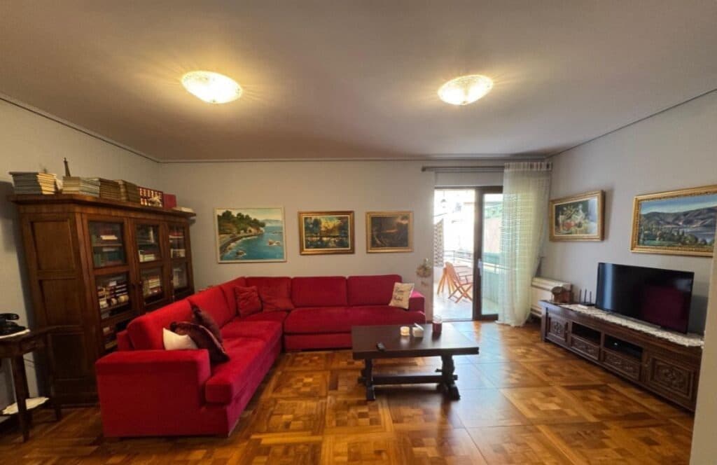 Shitet Apartament 2+1+2 ne Bllok!