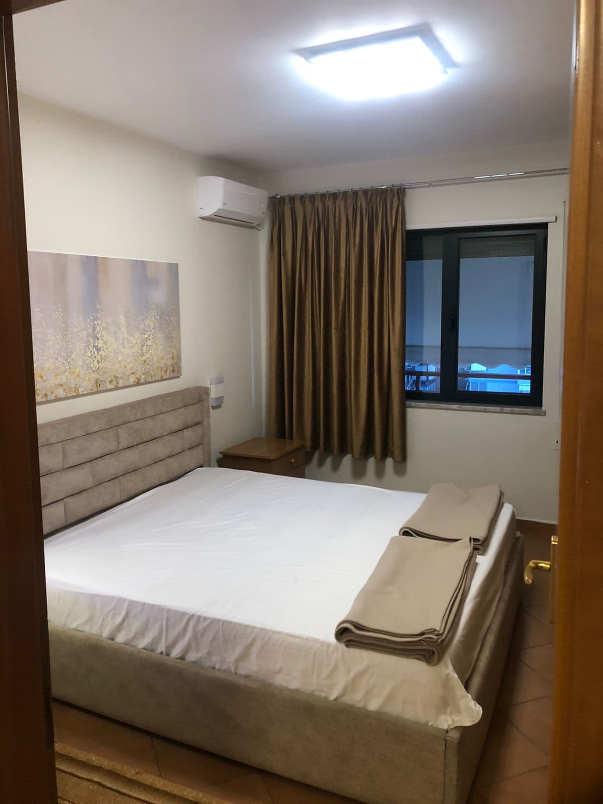 Jepet me Qira Apartament 1+1 prane Xheko Imperial! 4