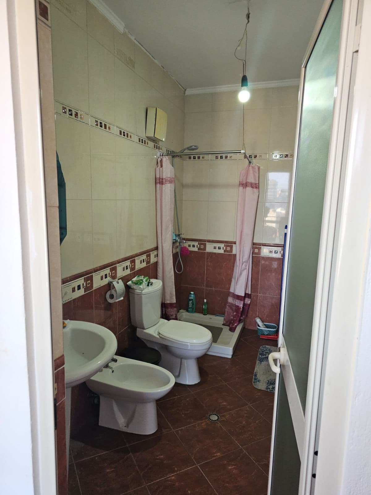Jepet me qira apartament 2+1 tek Rruga e Barrikadave! 4