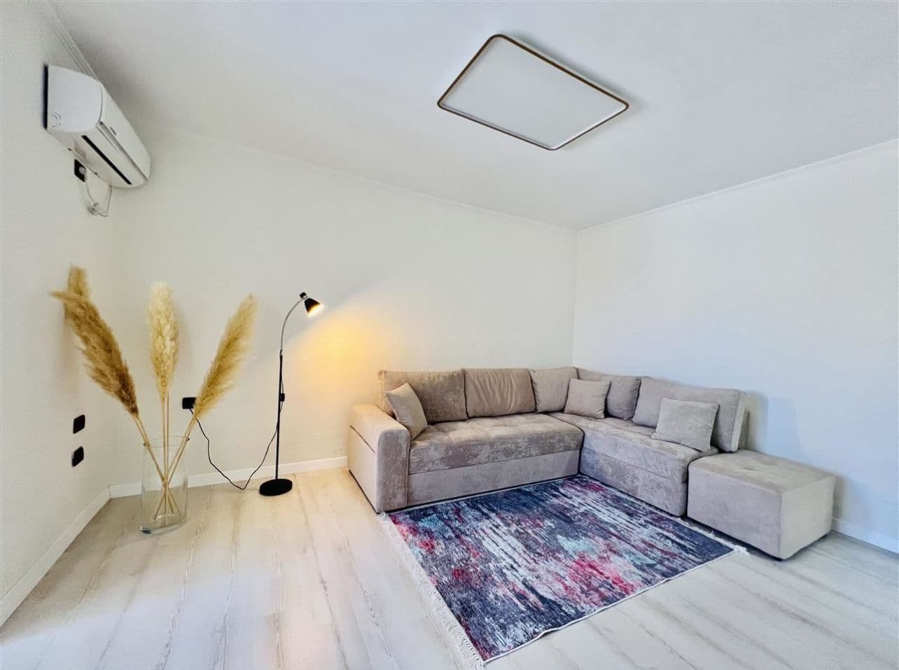 Jepet me Qira Apartament 1+1 – Pranë Stadiumit Dinamo !