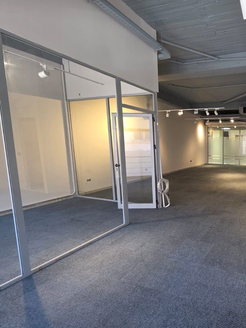 Ambient biznesi në shitje/me qira – Condor Center, Rruga e Kavajës ! 3