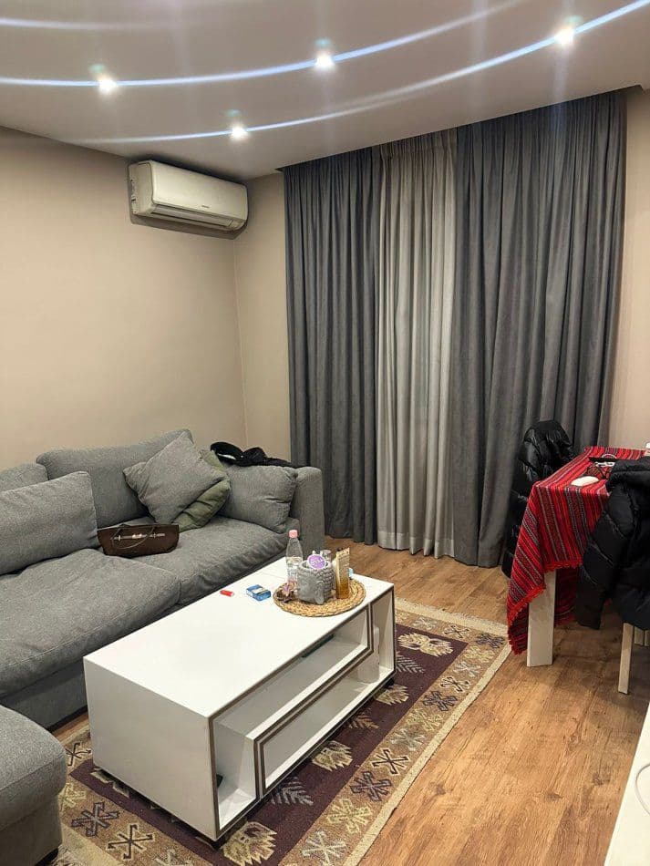 Jepet me Qera Apartament 1+1 Rruga "Asim Vokshi" (Harry Fultz)!