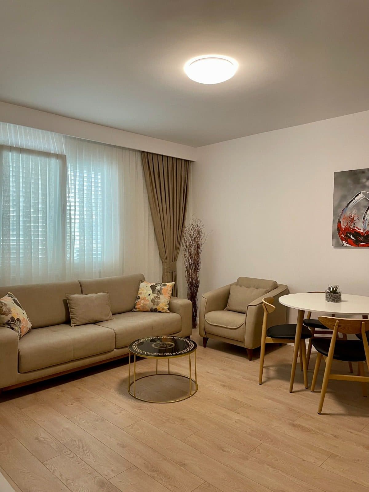 Jepet Apartament modern 2+1 me qira – Rruga e Kavajës ! 4