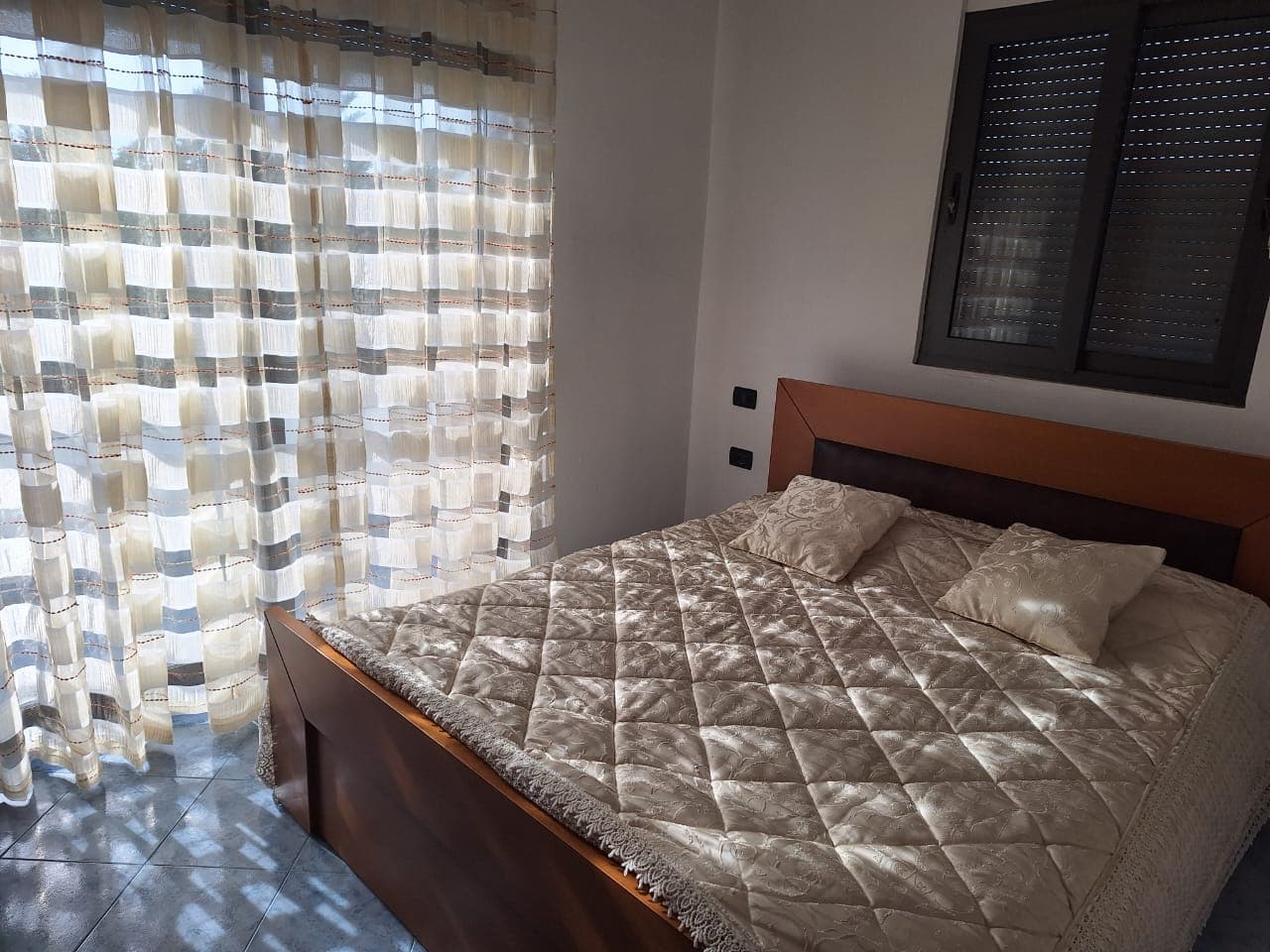 Apartament 2+1 me qira – Bulevardi i Ri ! 3