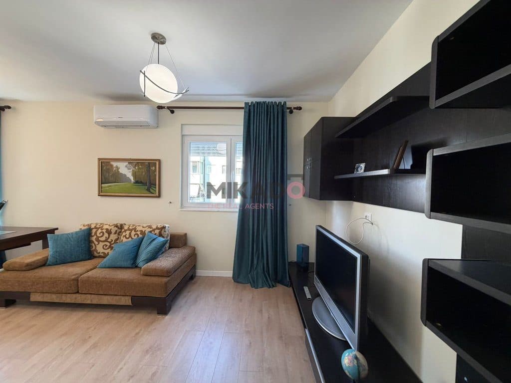 Jepet me Qira Apartament 1+1 tek Rruga Faik Konica! 3