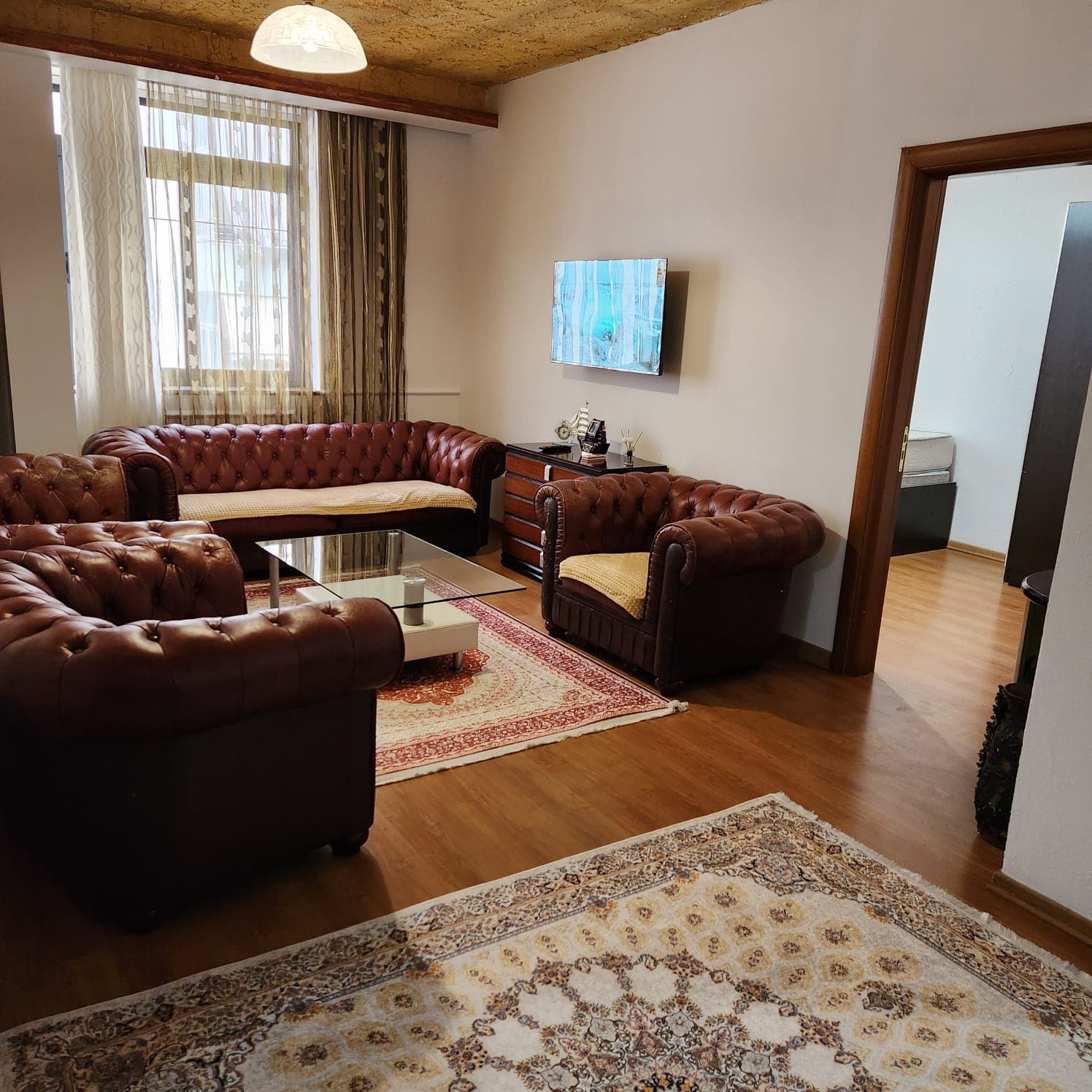 Jepet Apartament me Qira 2+1 – Afër Kristalit !