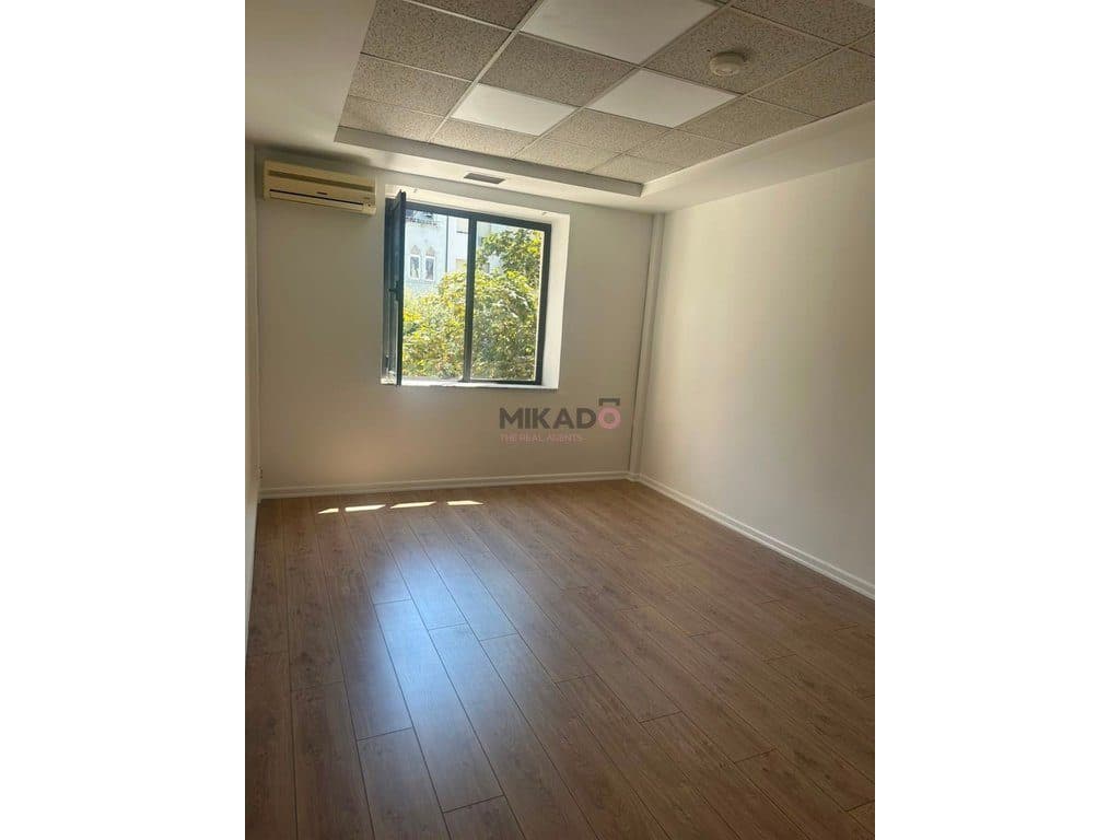 JEPET ME QIRA | AMBIENT ZYRE | 120 M² | BULEVARDI ZOGU I 3