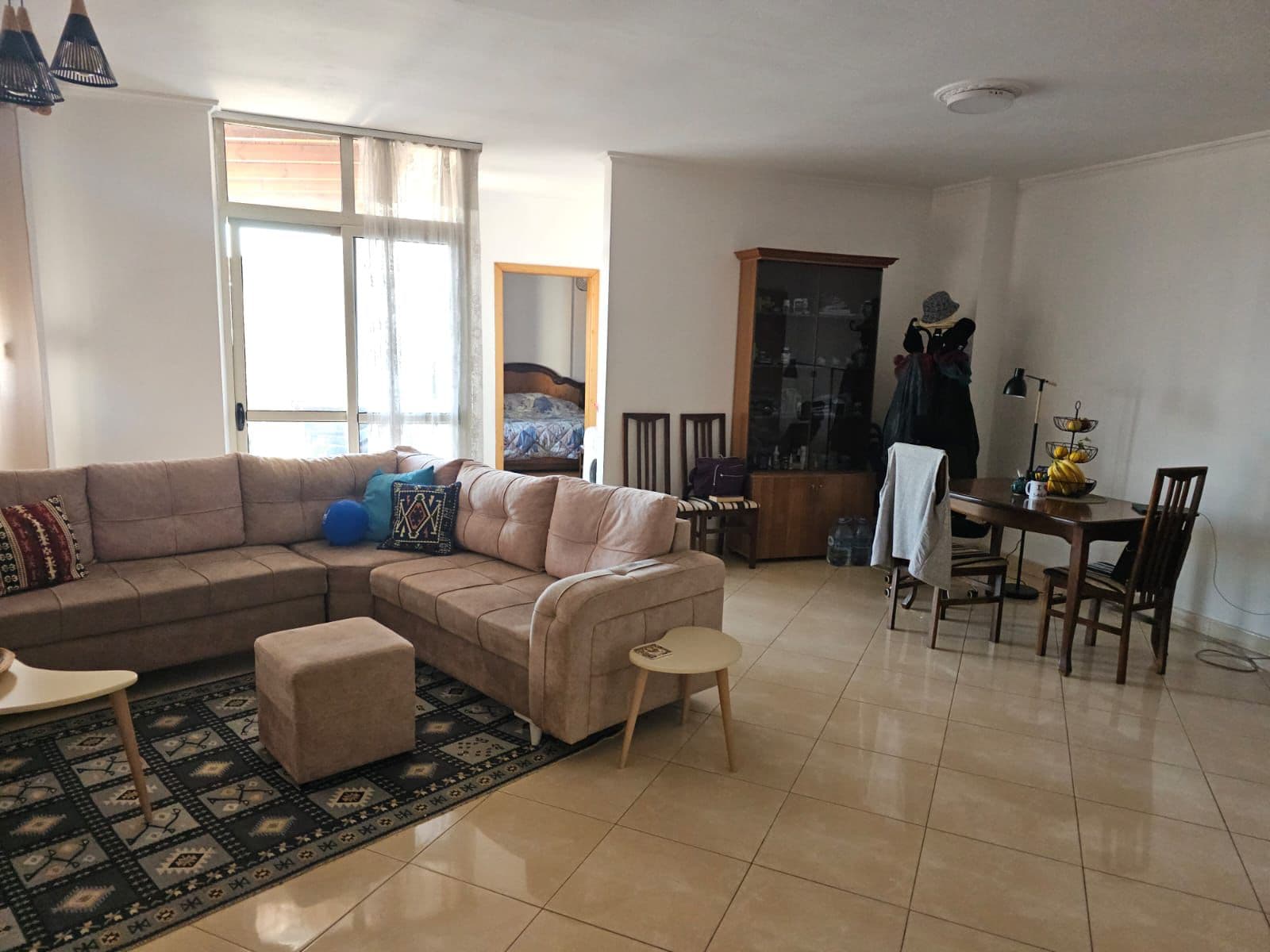 Jepet me qira apartament 2+1 tek Rruga e Barrikadave! 2