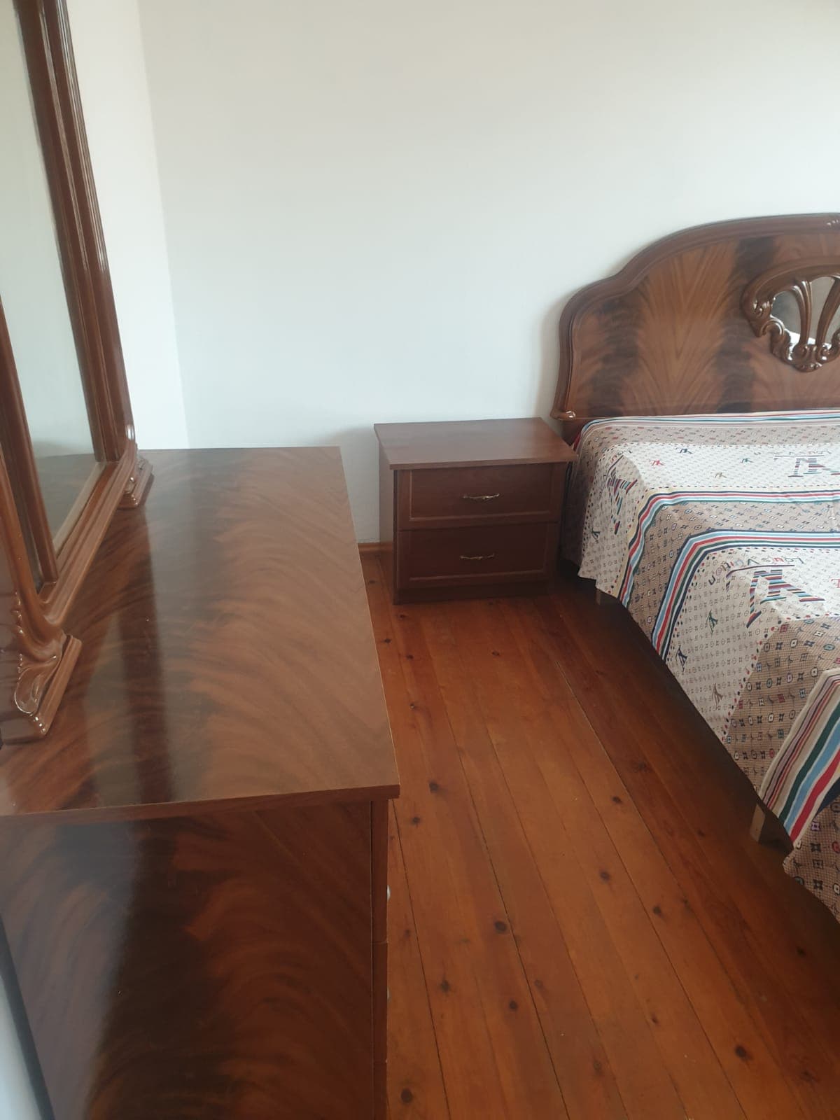 Apartament 2+1 me qira – pranë Fakultetit të Mjekësisë ! 2
