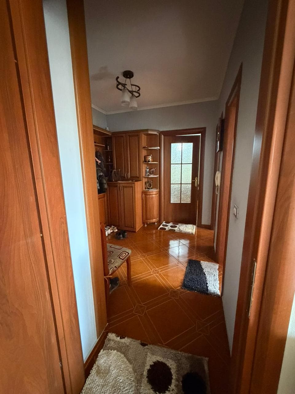 Shitet Apartament 2+1 tek Komuna e Parisit! 2