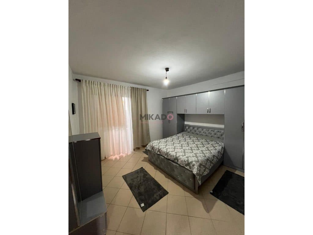 Jepet Apartament me Qira 1+1 - Rruga 5 Maji ! 2