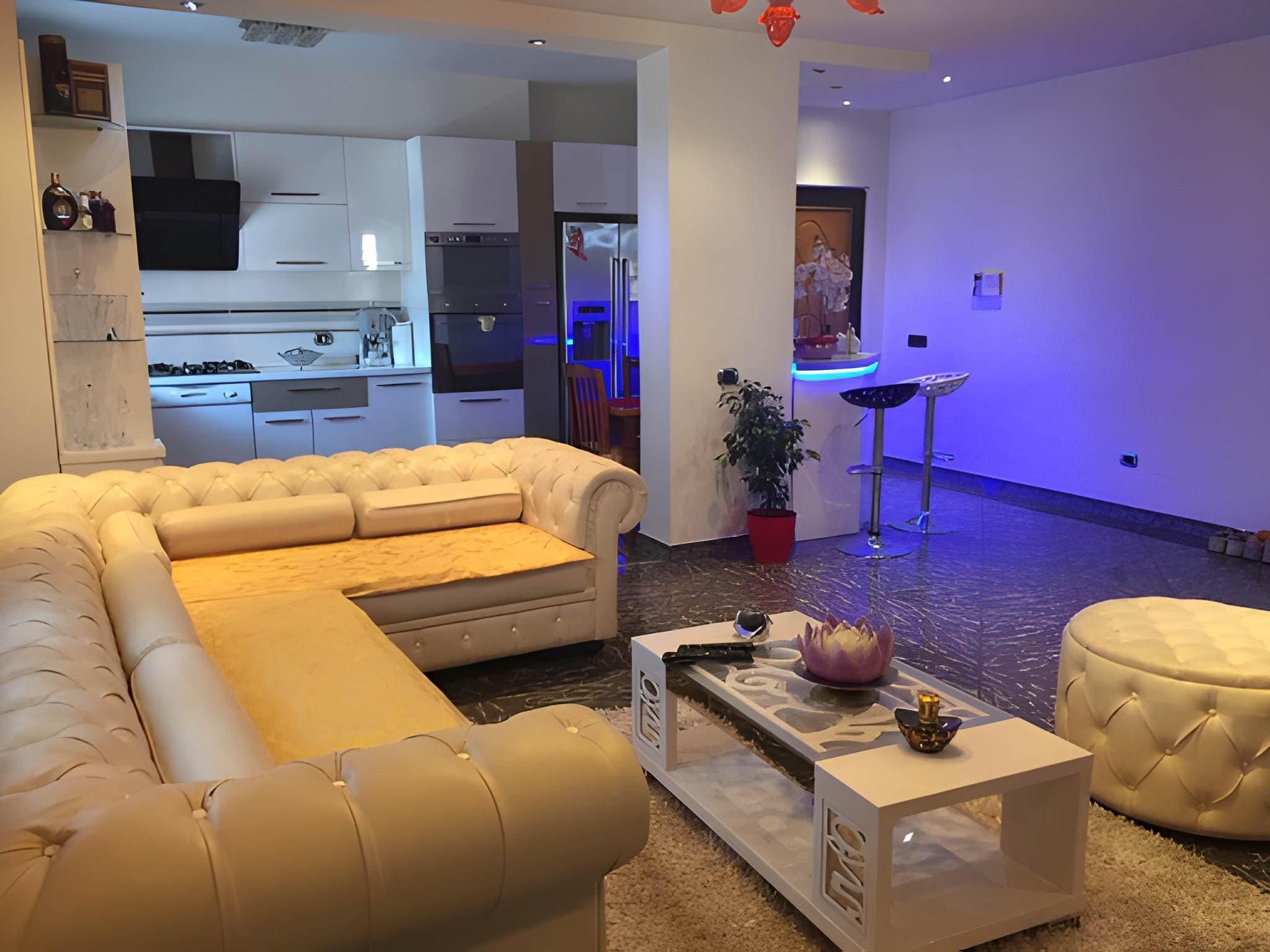 Jepet Apartament me Qira 2+1 - Komuna e parisit !