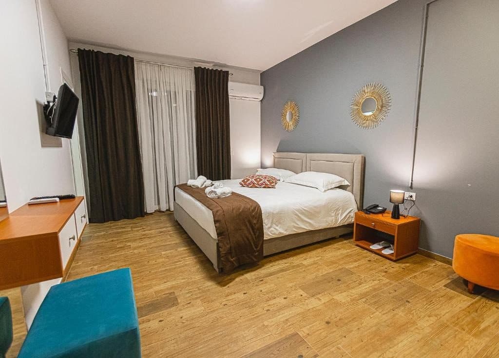 SHITET HOTEL NE TIRANE!