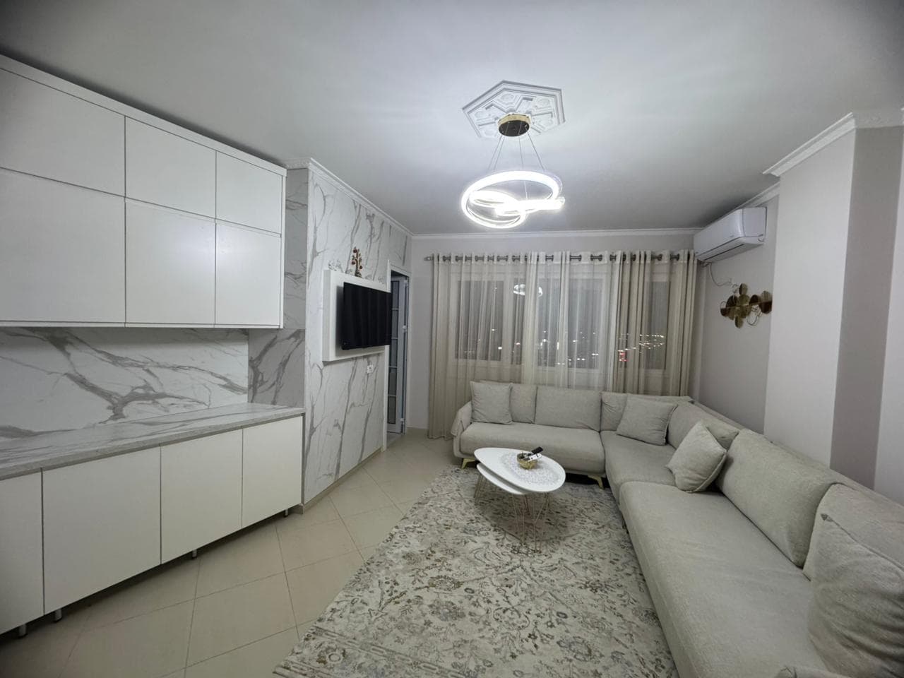 Jepet me Qira Apartament 1+1 – Astir !