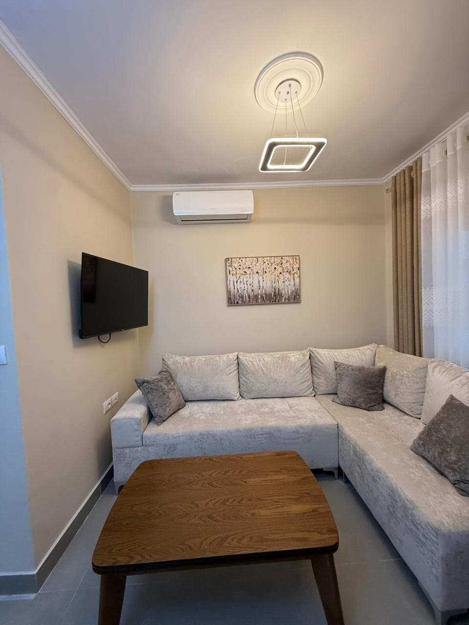 Jepet me Qira Apartament 1+1 ne Laprakë !
