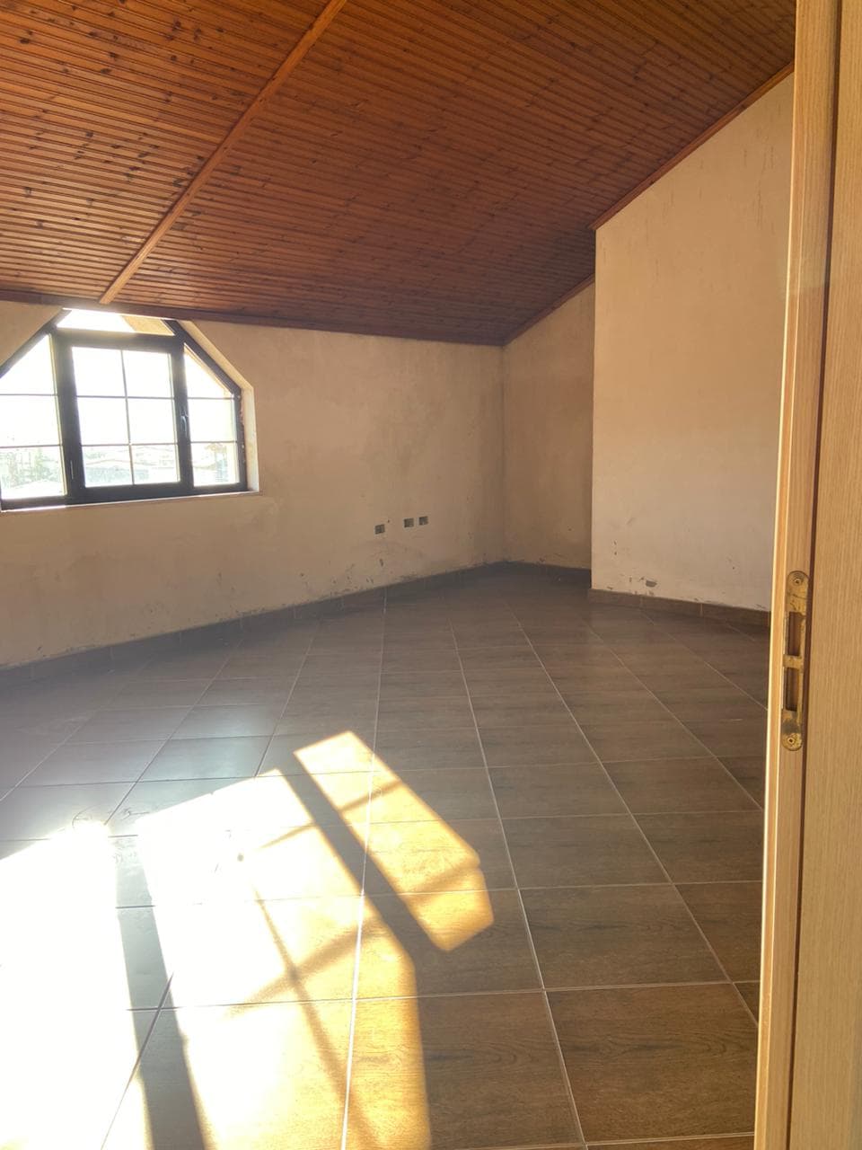 Shitet Apartament 2+1 ne Sauk! 2