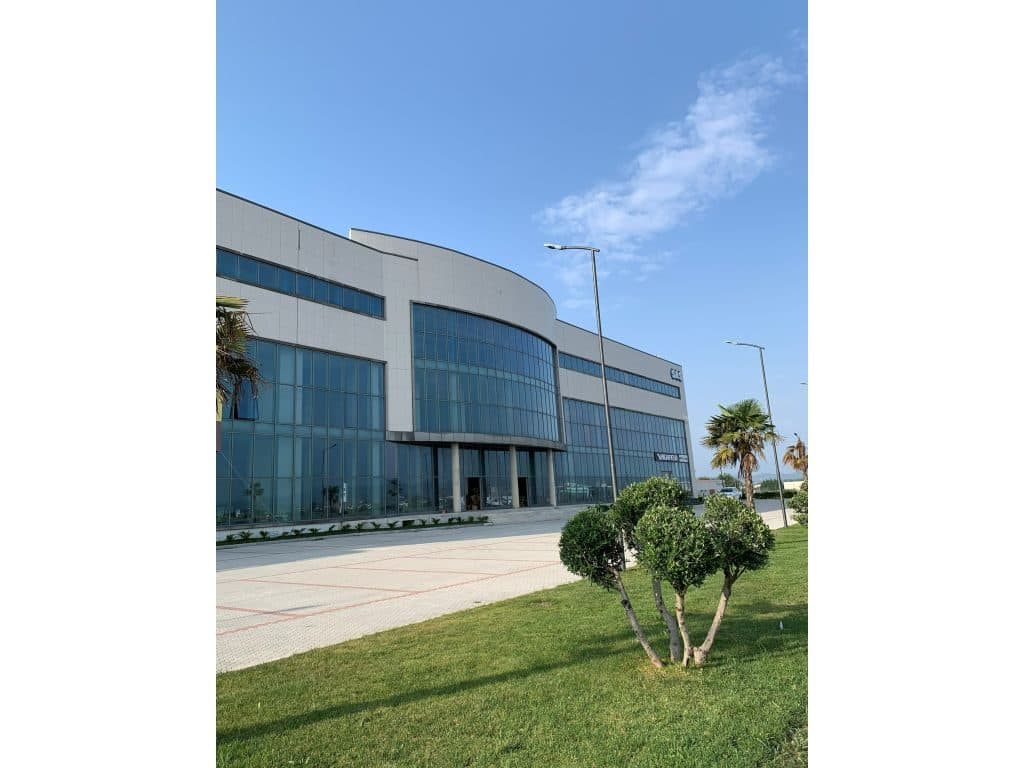 Jepet me Qira Ambjent Industrial Super Luksoz ne Durres, Xhafzotaj!!!