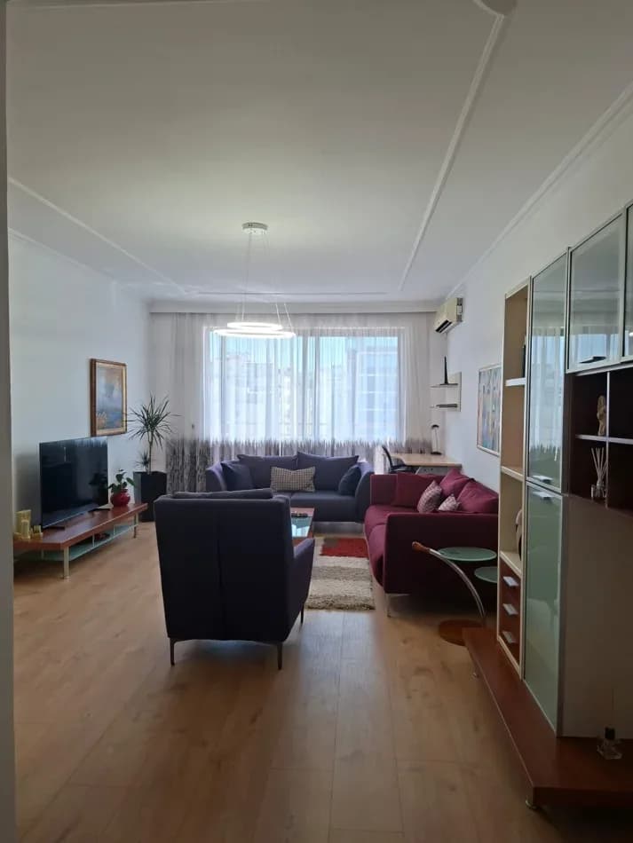 Jepet me Qira Apartament në Bllok – Rruga Nikolla Tupe!