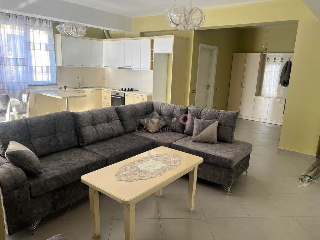 Apartament 2+1+2 me qira – pranë Spitalit Shefqet Ndroqi ! 2