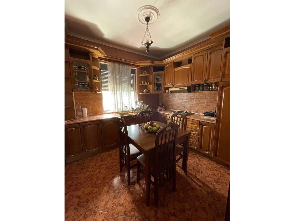 Apartament 2+1 me qira – Rruga Dritan Hoxha ! 3