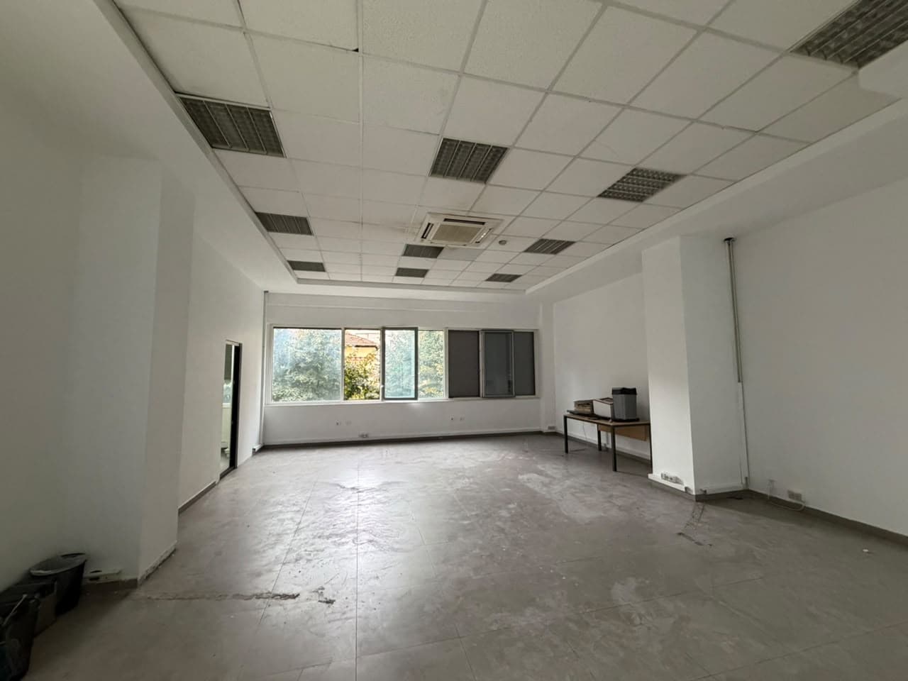 JEPET ME QIRA AMBIENT ZYRE -RRUGA E KAVAJËS !