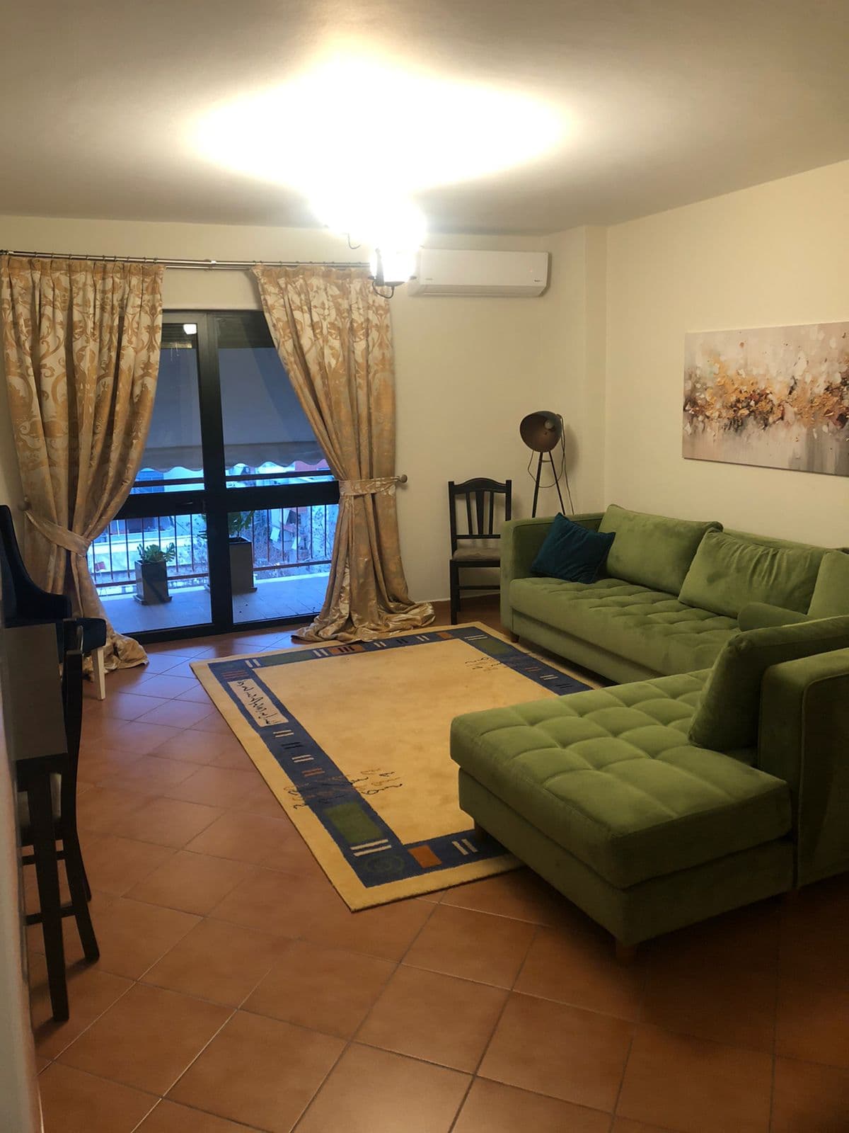 Jepet me Qira Apartament 1+1 prane Xheko Imperial!