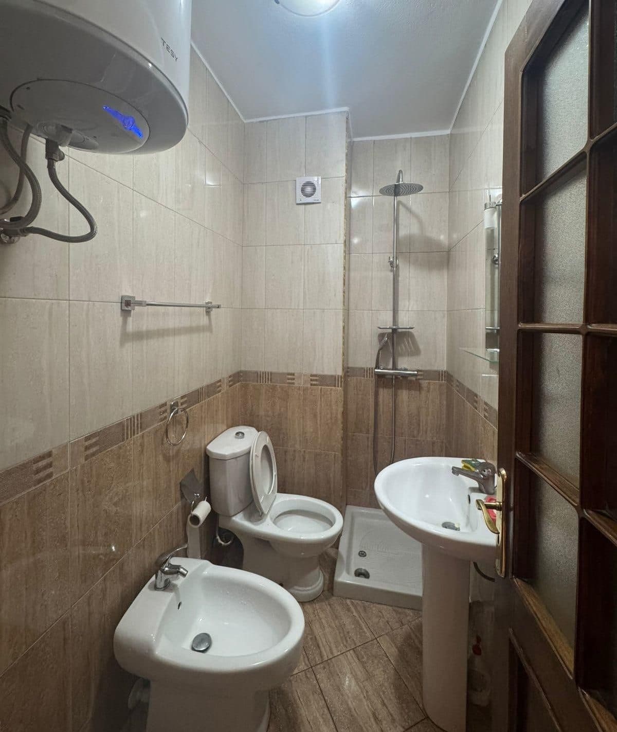 Garsoniere me qira – pranë Ministrisë së Jashtme ! 3