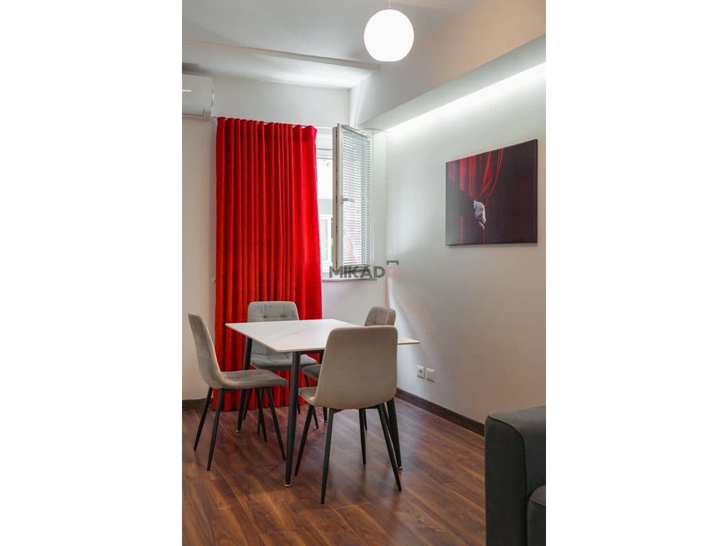 Shitet Apartament 2+1 tek Myslym Shyri! 4