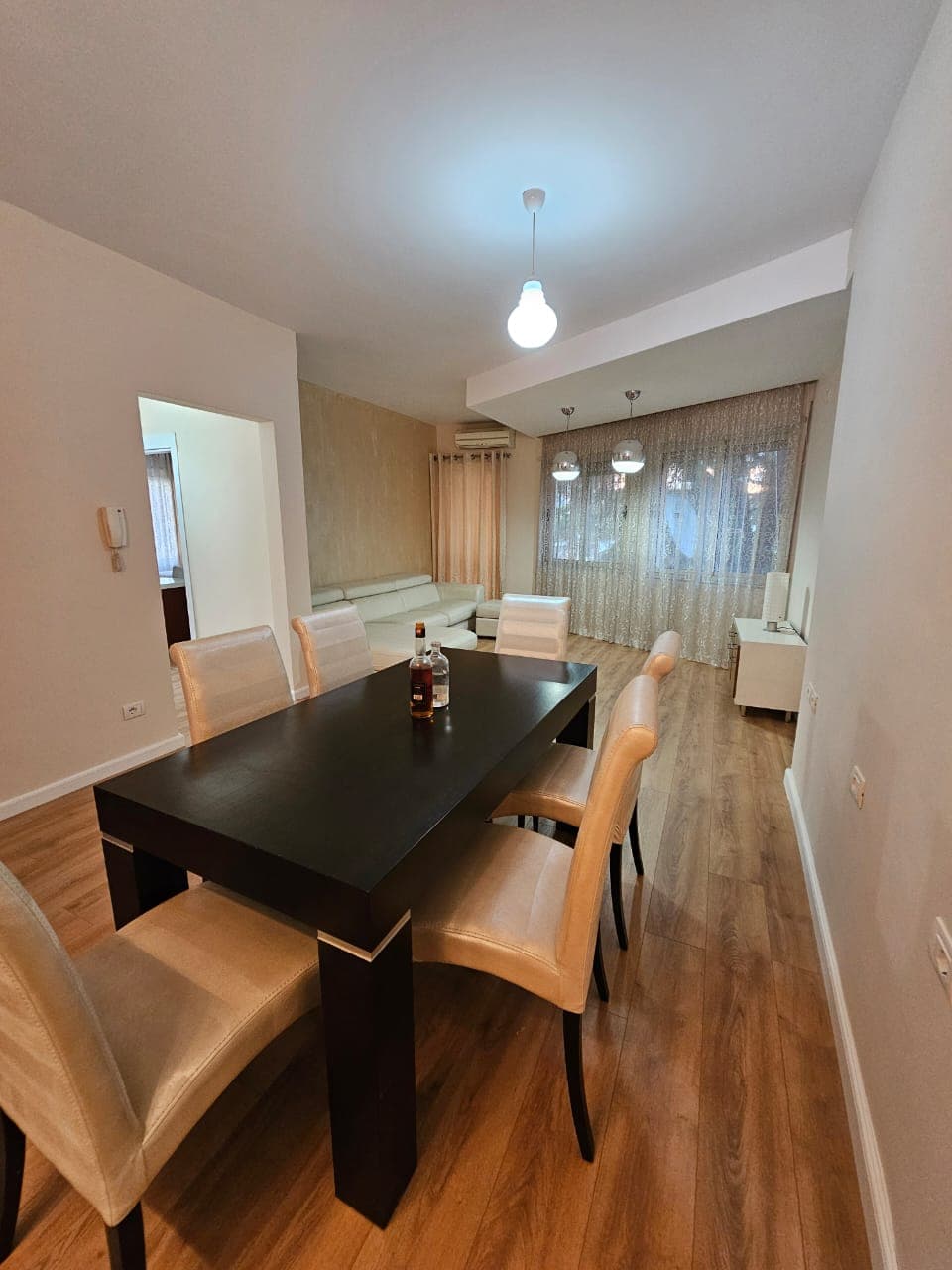 Shitet apartament 2+1 – Rruga Mine Peza !