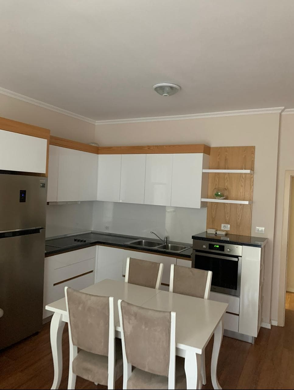 Jepet me Qira Apartament 1+1 tek Kopshti Zoologjik! 3