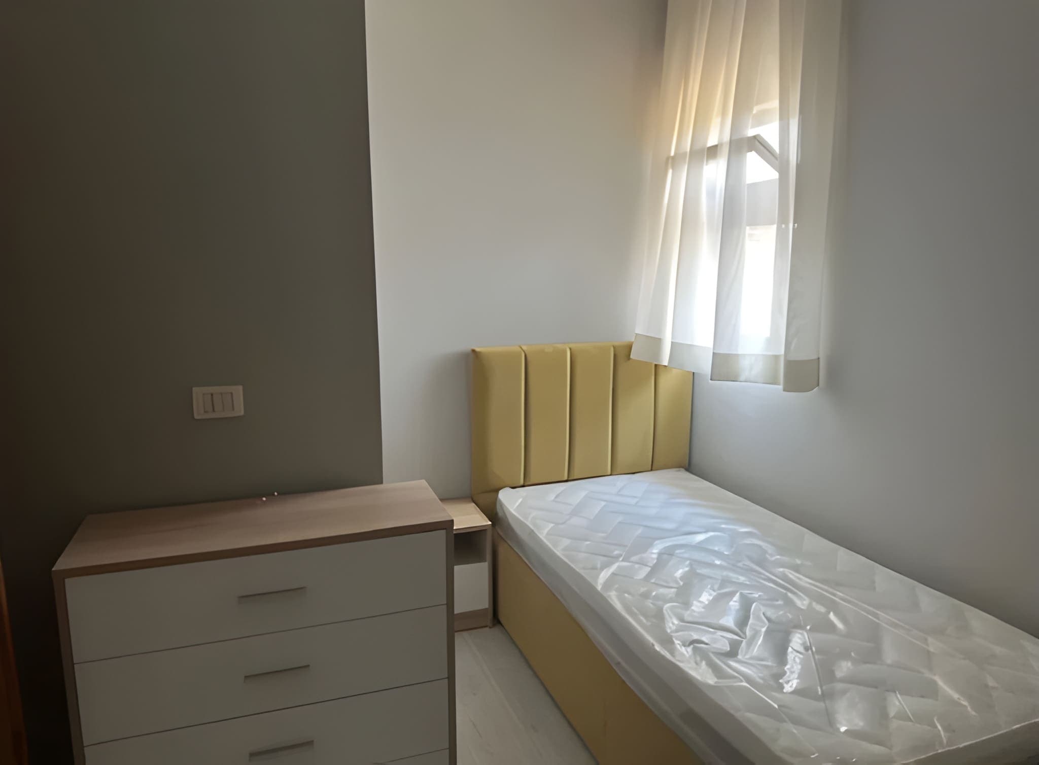 Jepet Apartament 2+1 me qira – Materniteti i Ri, afer Pasticeri Tito ! 3