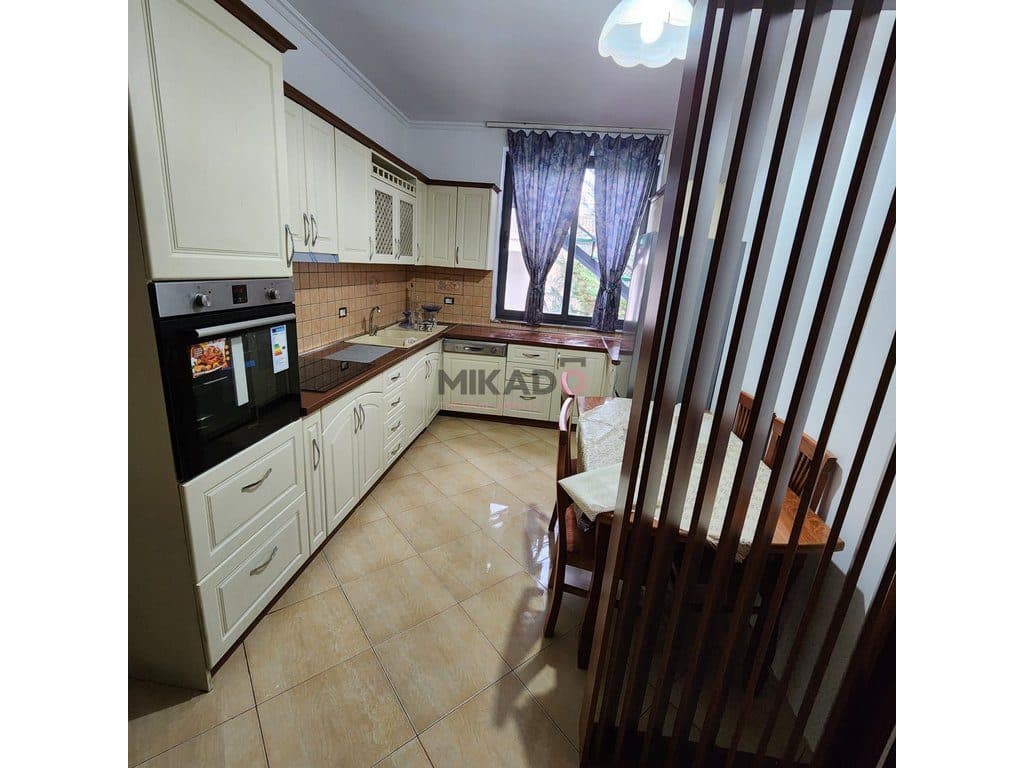 Jepet Apartament me Qira 2+1 – Afër Kristalit ! 3