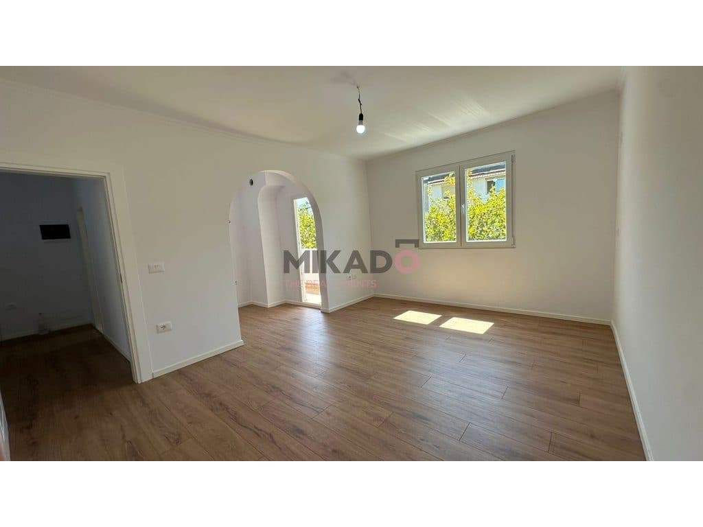 Shitet apartament 2+1 tek Pediatria!