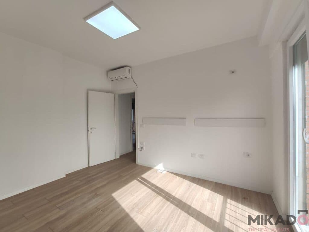 Jepet me Qira Ambient per Zyra tek Rruga Forsina Plaku, prane 21 Dhjetorit! 2
