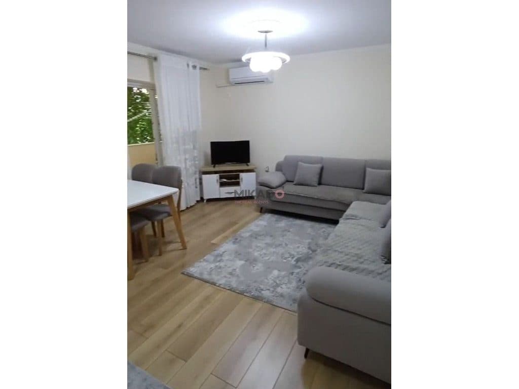 Shitet apartament 1+1 – Pranë Ambasadës Amerikane !