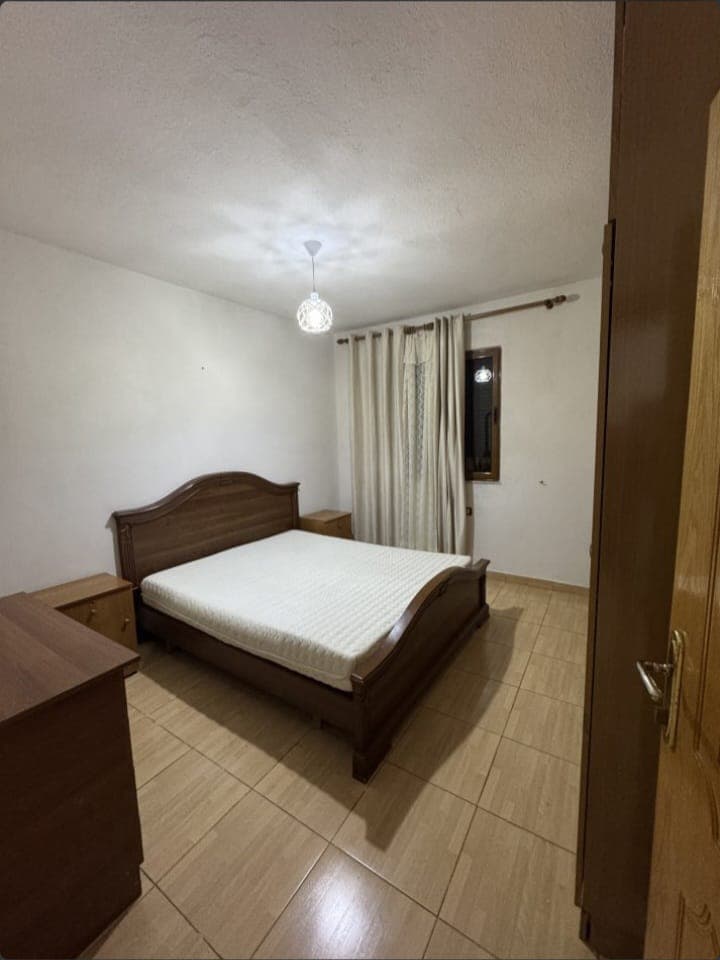 Jepet me qira apartament 2+1 ne Xhamllik - afer Venue Club! 4