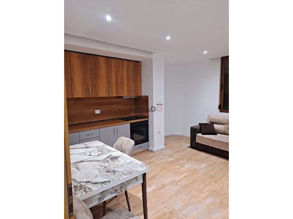 Apartament 2+1 me qira – Stacioni i Trenit !