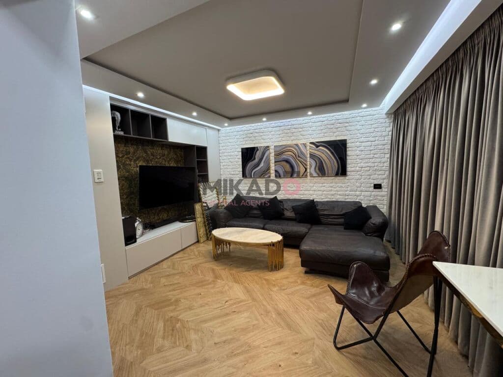 Jepet me Qira Apartament 1+1 ne Qender!