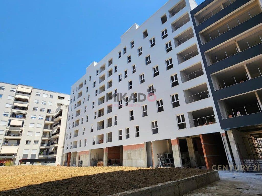 Apartament 2+1 me qira – Komuna e Parisit !